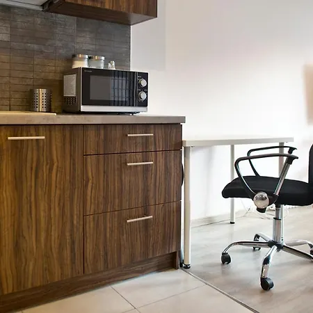 Airport Okecie Klobucka P&O Serviced Apartments Warsaw Exterior photo