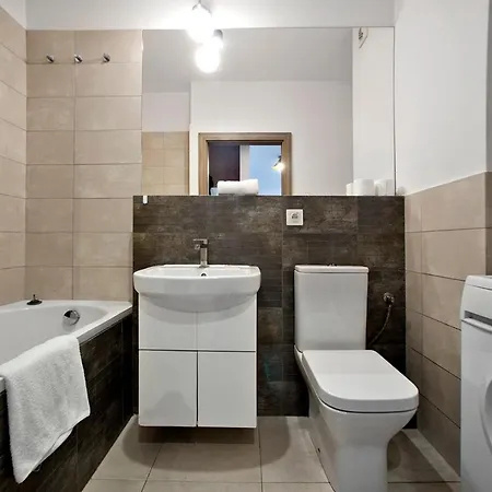Airport Okecie Klobucka P&O Serviced Apartments Warsaw Exterior photo