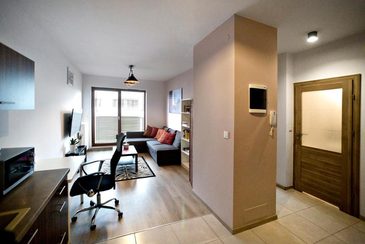 Airport Okecie Klobucka P&o Serviced Apartment *